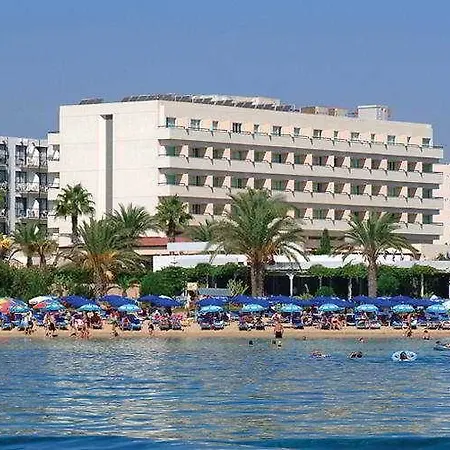 Hotel Nelia & 4*